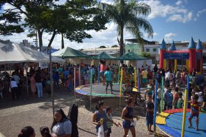 Prefeitura Municipal realiza festa para o trabalhador (a) Campos-Altense na praça Benedito Valadares
